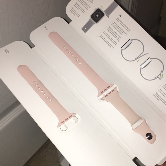 Rose Gold Apple Watch Series 5 - Picture 4 of 17
